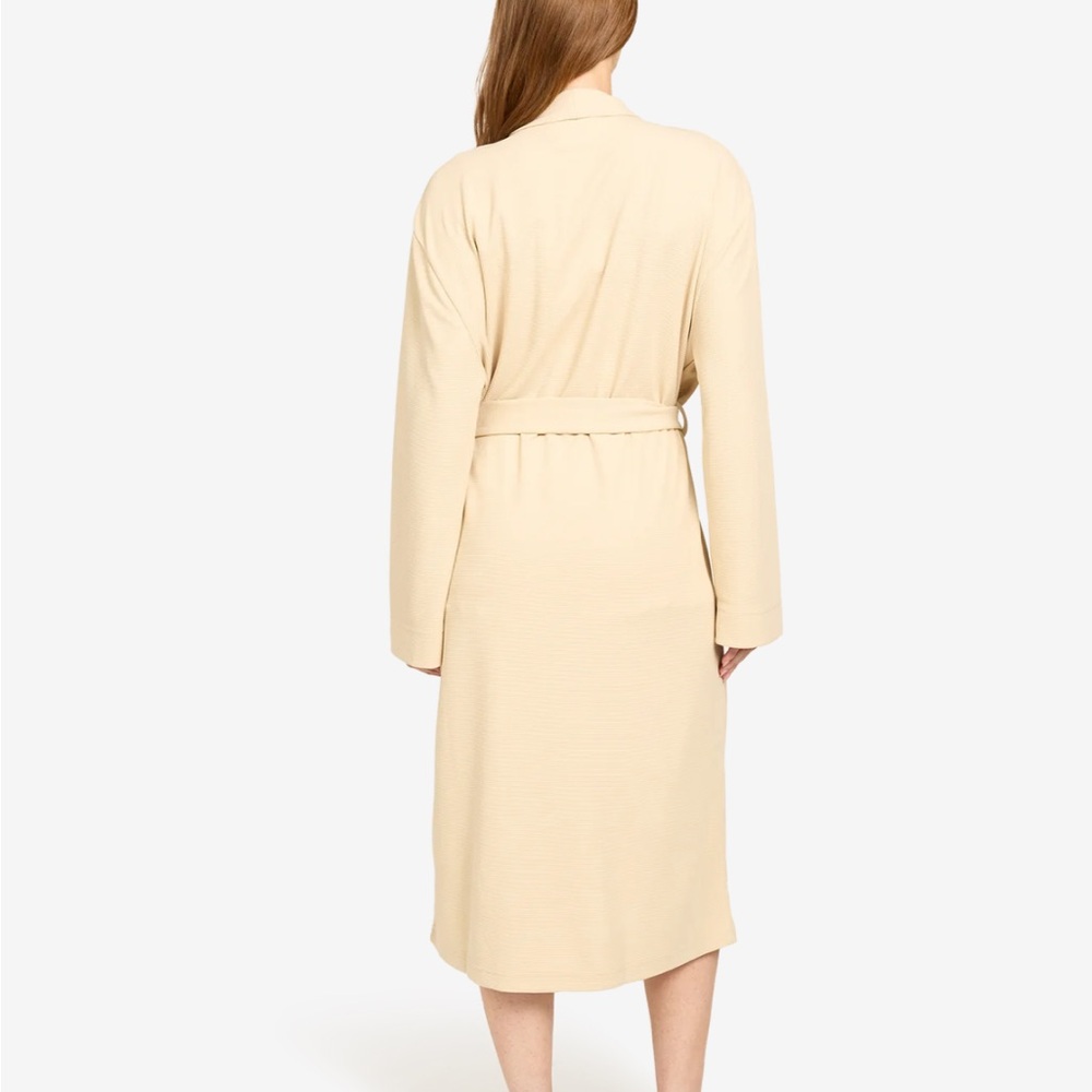 Line and Dot Waffle Knit Robe
